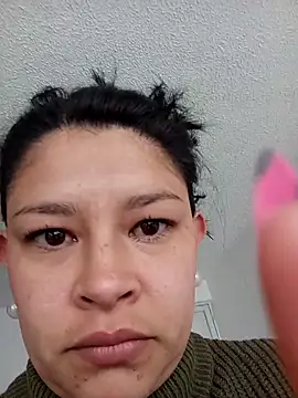 Snapshot of Macarena-2 chatting on 29, 10, 2025 Macarena-2 online show from 29, 10, 2025