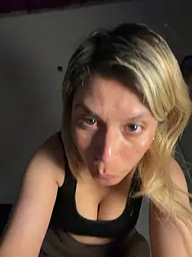 Snapshot of Romy-R-O chatting on 15, 6, 2026 Romy-R-O online show from 15, 6, 2026