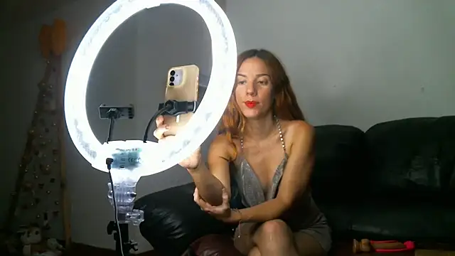 coffeandmilk1 online show from 6, 1, 2026