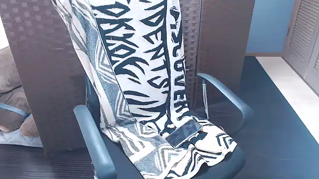 YUNONNON online show from 1, 11, 2025