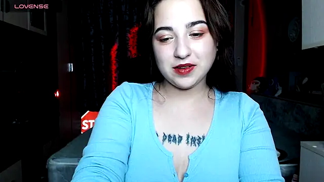 Snapshot of erica__mills chatting on 8, 11, 2025 erica mills online show from 8, 11, 2025