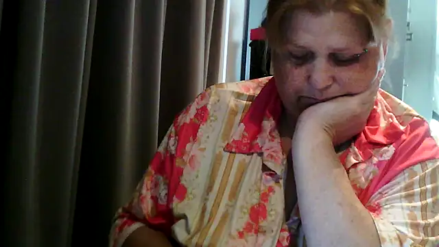 Snapshot of Sylviastar46 chatting on 3, 6, 2026 Sylviastar46 online show from 3, 6, 2026
