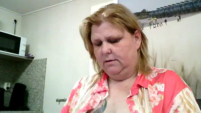 Sylviastar46 online show from 17, 3, 2026