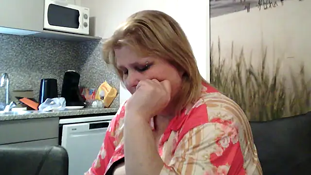 Sylviastar46 online show from 2, 4, 2026