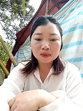 julybe online show from 4, 4, 2026