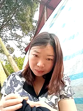 julybe online show from 27, 3, 2026