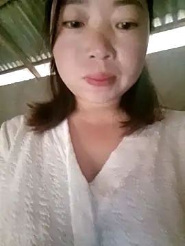 julybe online show from 9, 4, 2026