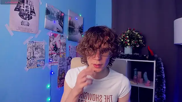 Snapshot of LeoBensyten chatting on 1, 12, 2025 LeoBensyten online show from 1, 12, 2025