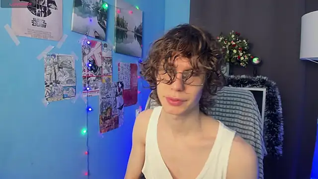 Snapshot of LeoBensyten chatting on 21, 12, 2025 LeoBensyten online show from 21, 12, 2025