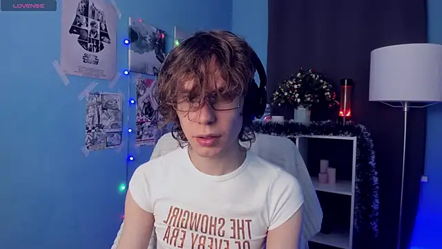 Snapshot of LeoBensyten chatting on 21, 11, 2025 LeoBensyten online show from 21, 11, 2025