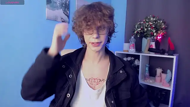 Snapshot of LeoBensyten chatting on 7, 11, 2025 LeoBensyten online show from 7, 11, 2025