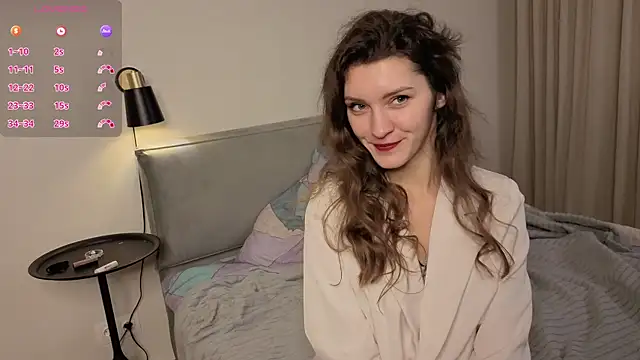 LauraYoungg online show from 12, 11, 2025