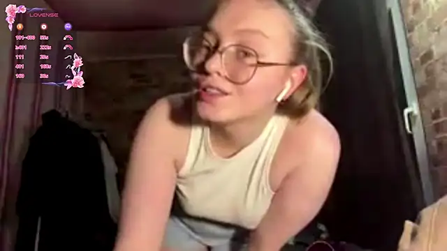 Snapshot of AnnitaArchbell chatting on 29, 10, 2025 AnnitaArchbell online show from 29, 10, 2025