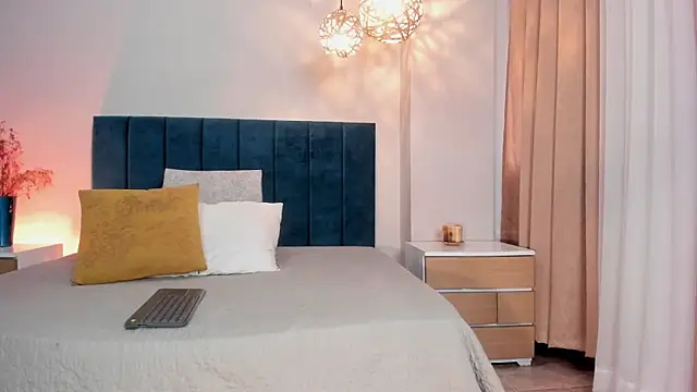 HannaaWells online show from 30, 3, 2026