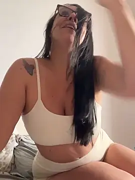 Snapshot of marjolyproibida chatting on 29, 10, 2025 marjolyproibida online show from 29, 10, 2025