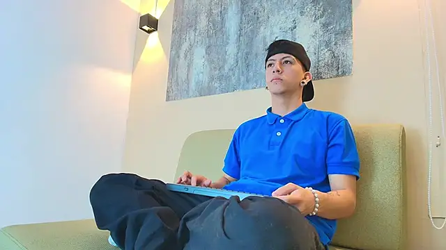 Snapshot of NOHA_CRAYG chatting on 4, 11, 2025 NOHA CRAYG online show from 4, 11, 2025