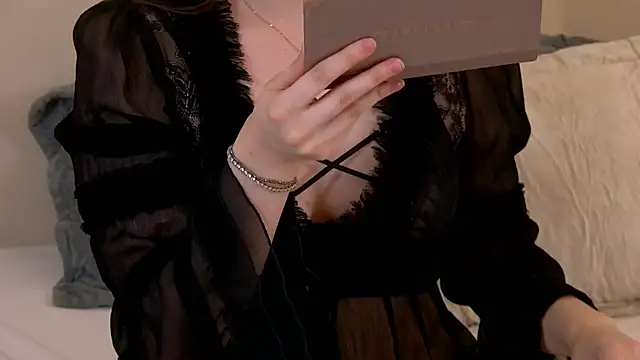 VickiBanx online show from 2, 12, 2025