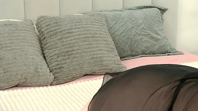 VickiBanx online show from 8, 3, 2026