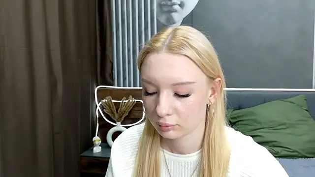 Snapshot of TiffanyJensen chatting on 31, 10, 2025 TiffanyJensen online show from 31, 10, 2025