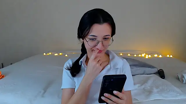 Dorotty  online show from 2, 11, 2025