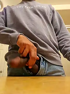 Snapshot of TraddyZaddy chatting on 2, 12, 2025 TraddyZaddy online show from 2, 12, 2025