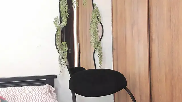 MailynAndNick online show from 25, 3, 2026