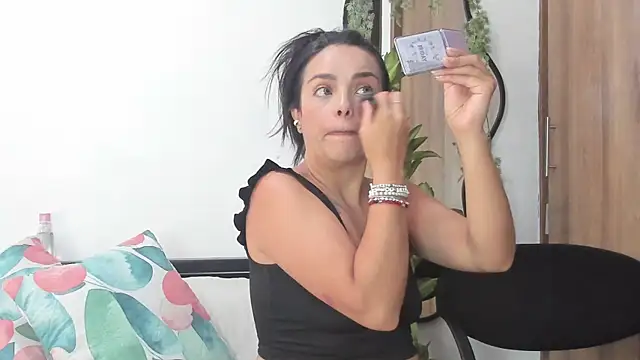 MailynAndNick online show from 16, 3, 2026