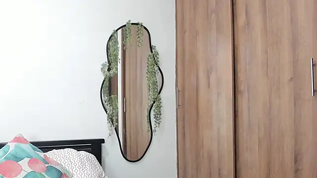 MailynAndNick online show from 2, 4, 2026