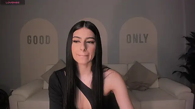 BellaConnorX online show from 18, 11, 2025