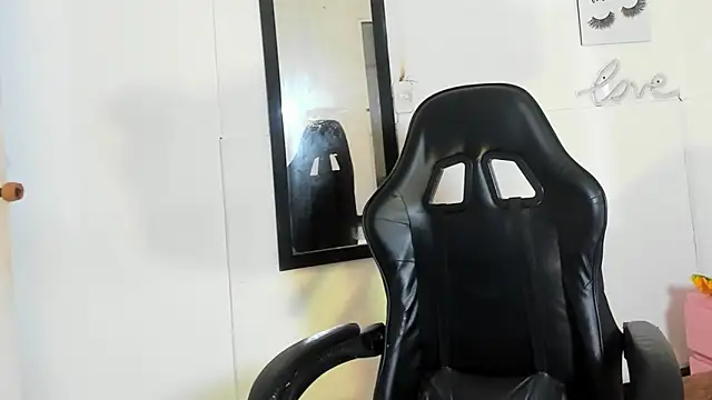 Evaa white online show from 10, 1, 2026