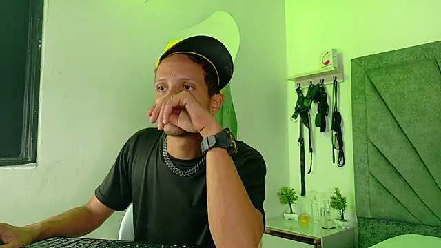 Snapshot of DamianandEva chatting on 16, 5, 2026 DamianandEva online show from 16, 5, 2026