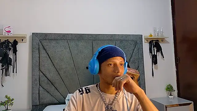 Snapshot of DamianandEva chatting on 8, 6, 2026 DamianandEva online show from 8, 6, 2026