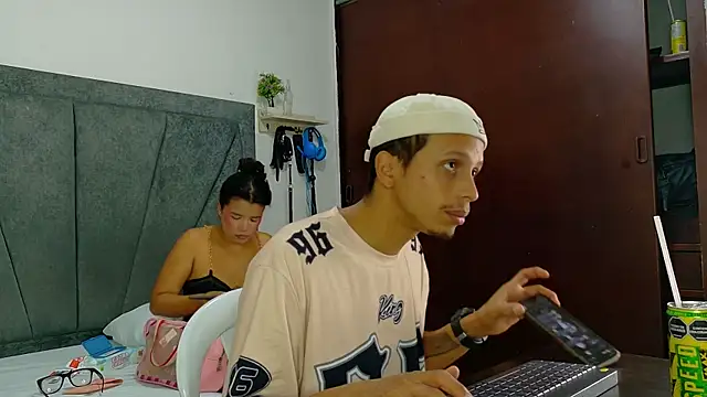 Snapshot of DamianandEva chatting on 28, 5, 2026 DamianandEva online show from 28, 5, 2026