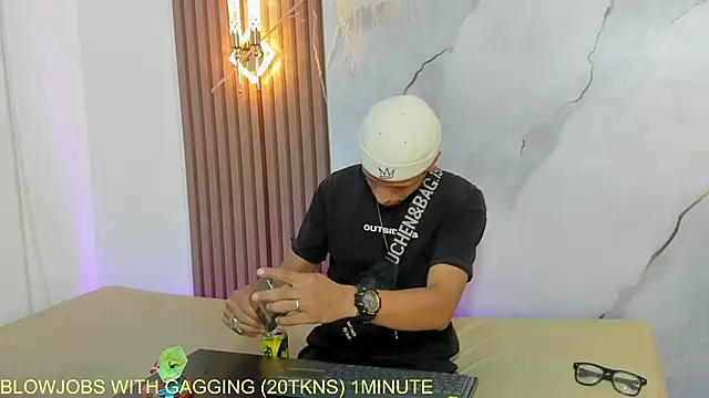 Snapshot of DamianandEva chatting on 1, 5, 2026 DamianandEva online show from 1, 5, 2026