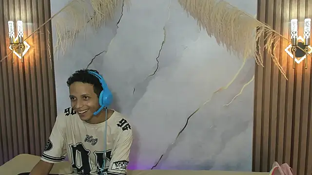 Snapshot of DamianandEva chatting on 6, 5, 2026 DamianandEva online show from 6, 5, 2026