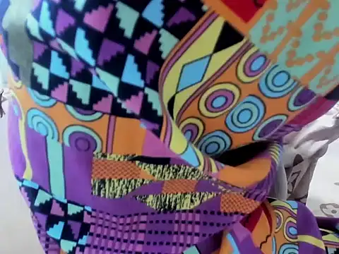 Snapshot of GoldenThickGirl chatting on 10, 11, 2025 GoldenThickGirl online show from 10, 11, 2025