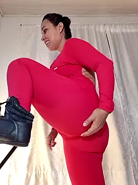 Snapshot of Natural_BIGASS_Nina chatting on 6, 5, 2026 Natural BIGASS Nina online show from 6, 5, 2026