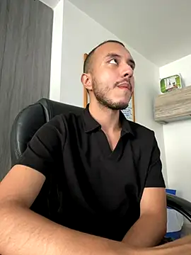 Snapshot of Cristianstone22_ chatting on 8, 11, 2025 Cristianstone22 online show from 8, 11, 2025