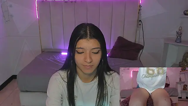 Snapshot of Chloe_fooster chatting on 30, 10, 2025 Chloe fooster online show from 30, 10, 2025