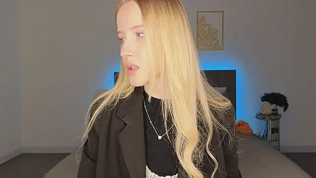 Snapshot of adele_armass chatting on 15, 5, 2026 adele armass online show from 15, 5, 2026