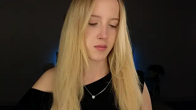 Snapshot of adele_armass chatting on 23, 5, 2026 adele armass online show from 23, 5, 2026