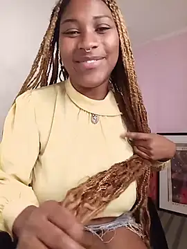 Snapshot of EvonyFoxxx chatting on 5, 7, 2026 EvonyFoxxx online show from 5, 7, 2026