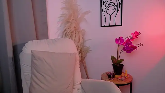 SeleneNova online show from 10, 4, 2026