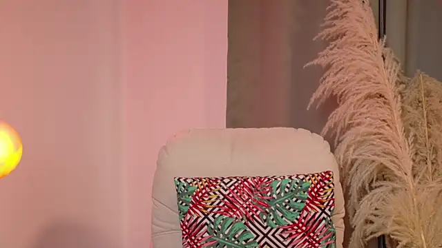 Snapshot of SeleneNova chatting on 22, 5, 2026 SeleneNova online show from 22, 5, 2026