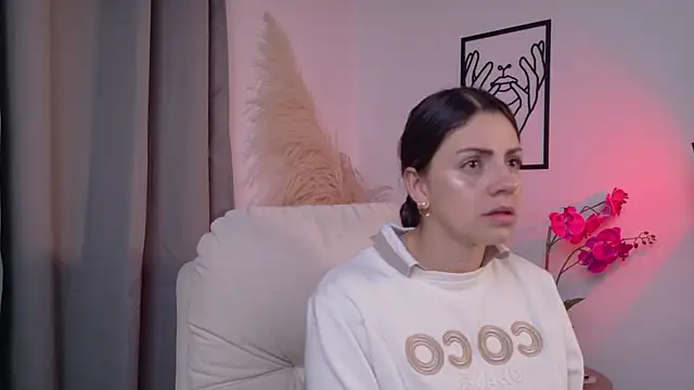 SeleneNova online show from 17, 4, 2026