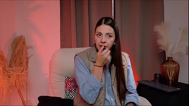Snapshot of SeleneNova chatting on 11, 7, 2026 SeleneNova online show from 11, 7, 2026