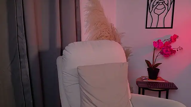 SeleneNova online show from 21, 4, 2026