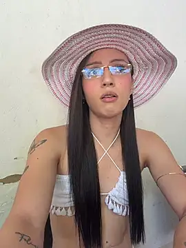 Snapshot of BabyLauritaa chatting on 7, 8, 2026 BabyLauritaa online show from 7, 8, 2026