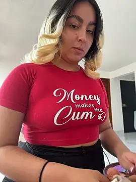 Snapshot of Elina_Hills chatting on 3, 7, 2026 Elina Hills online show from 3, 7, 2026