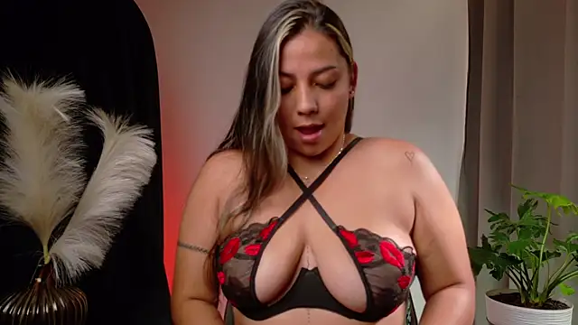 Zara Nova online show from 22, 4, 2026